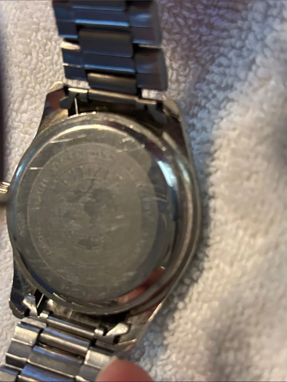 Men's Silver Tone Analog Watch with Black Dial